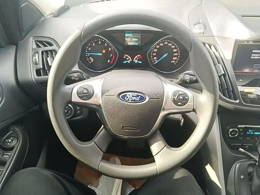 Ford Kuga — миниатюра 11
