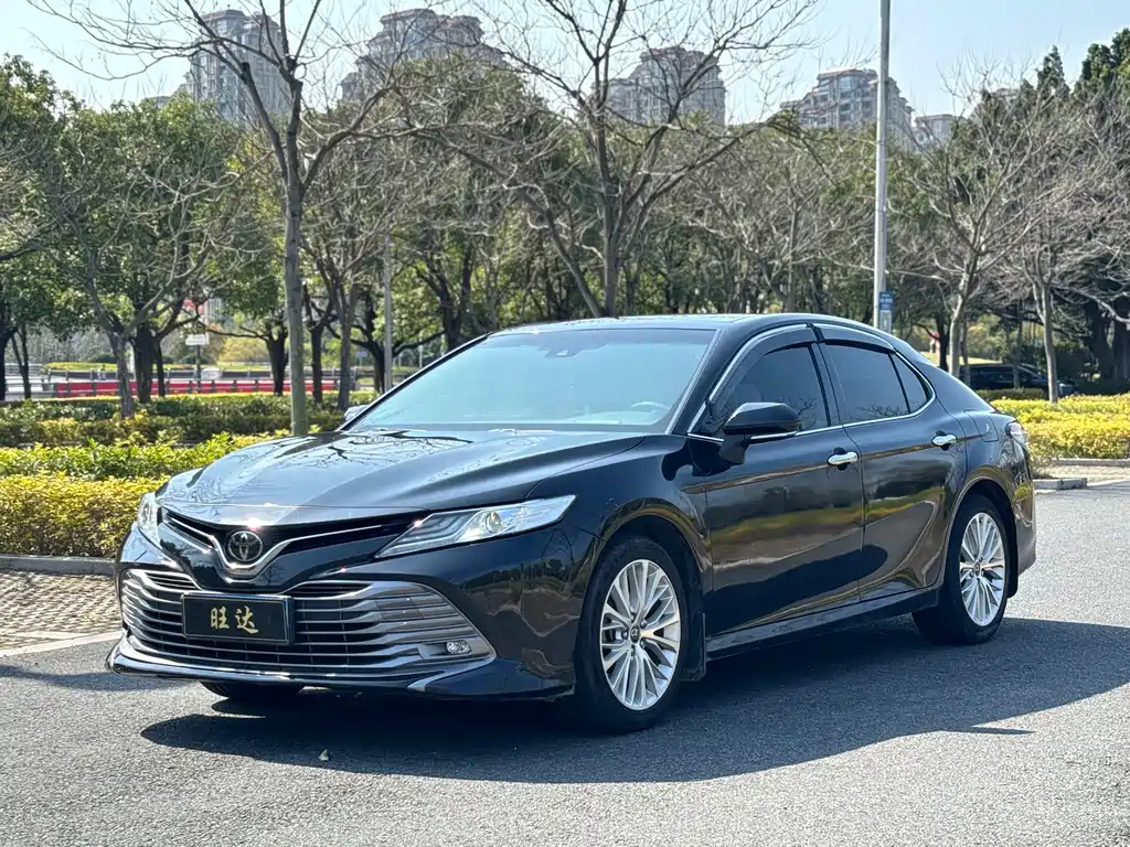 TOYOTA CAMRY