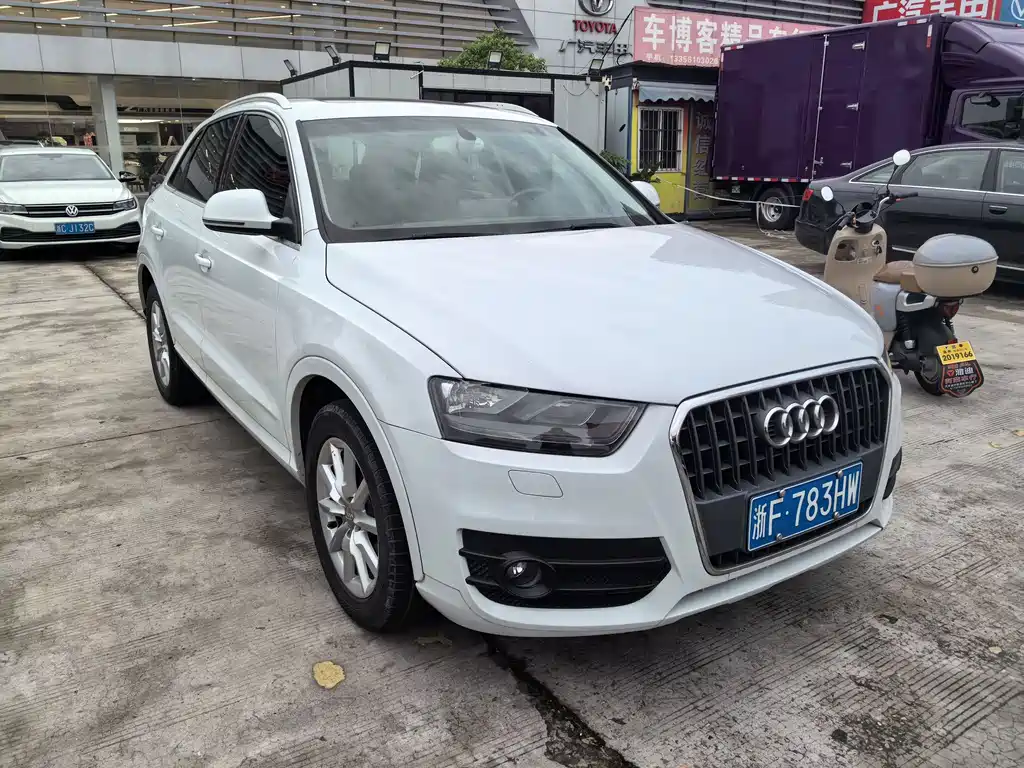 Купить Audi Q3
