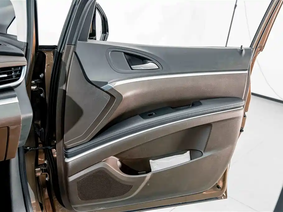 Buick GL8 — миниатюра 13