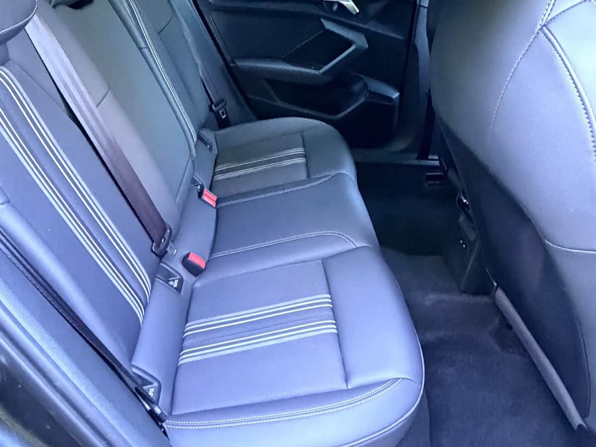 Audi A3 1.4 л 2022 г. Серебристо-серый, пробег 45000 км