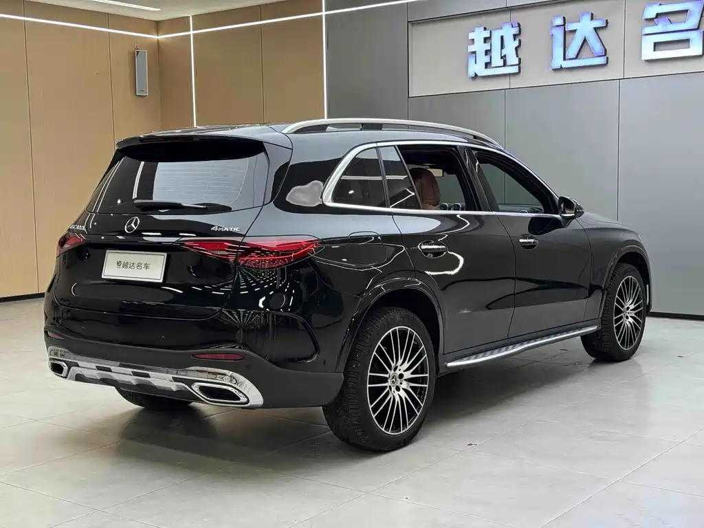 MERCEDES-BENZ GLC