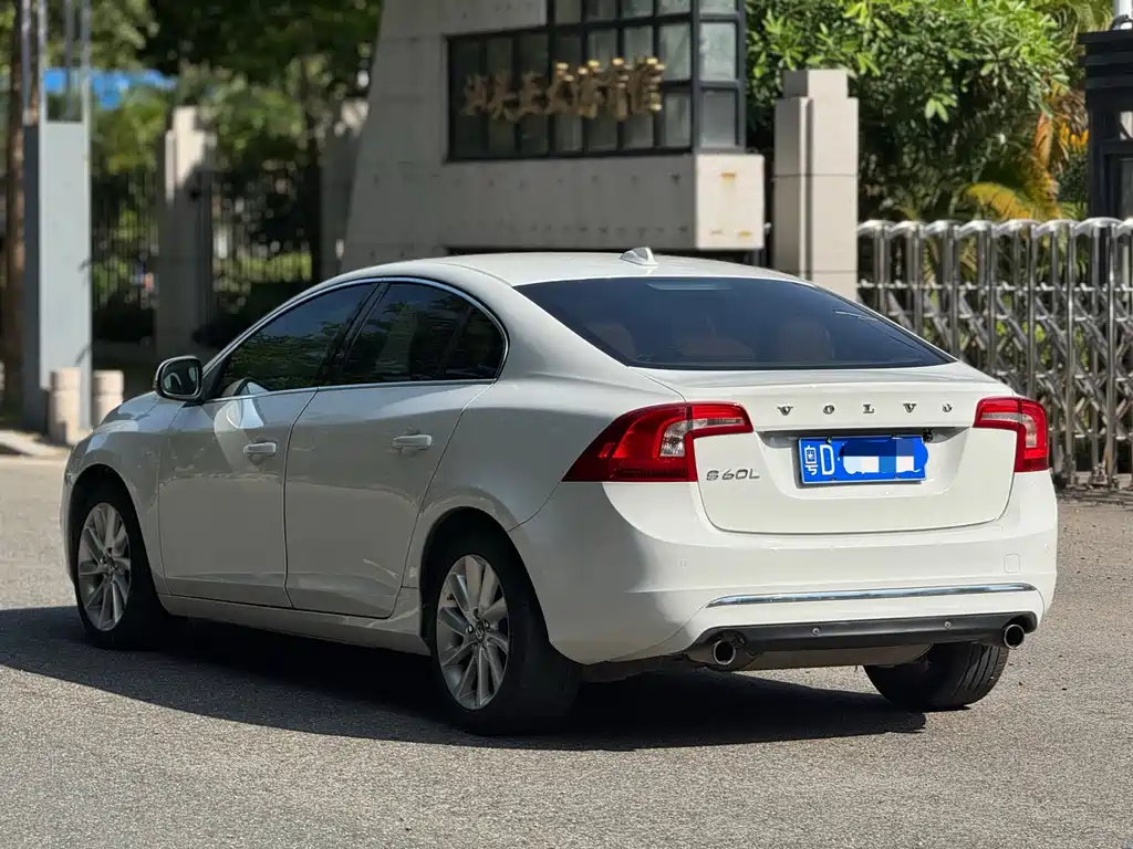Volvo S60 — миниатюра 9