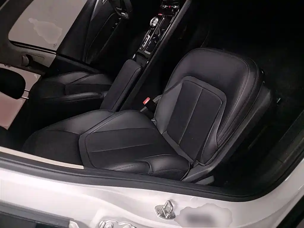 Wuling 五菱E5 — миниатюра 24