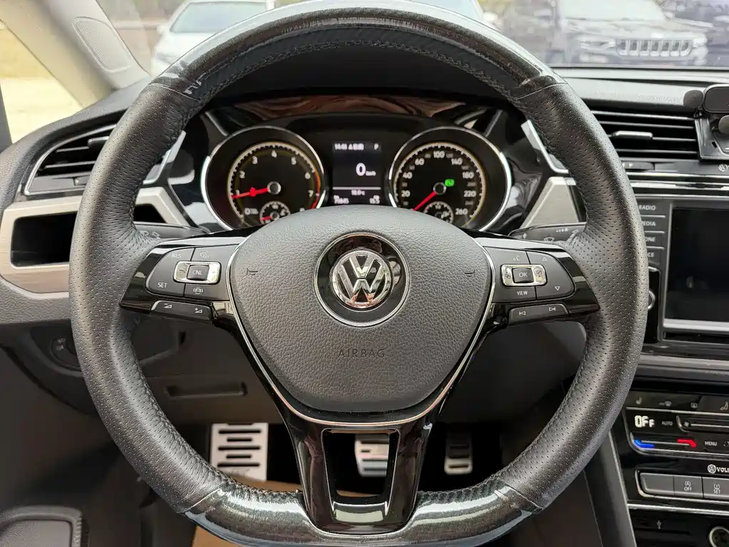 Volkswagen Touran — миниатюра 9