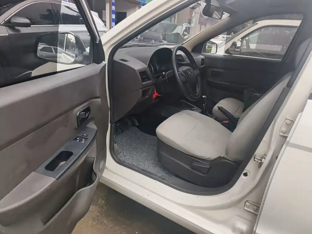 Wuling Hongguang — миниатюра 16
