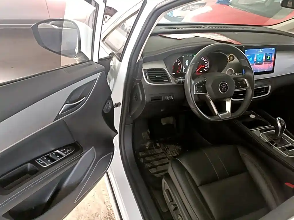 BYD MAX — миниатюра 16