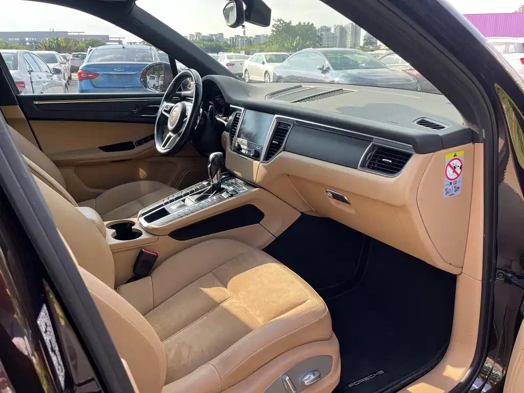 Porsche Macan — миниатюра 8