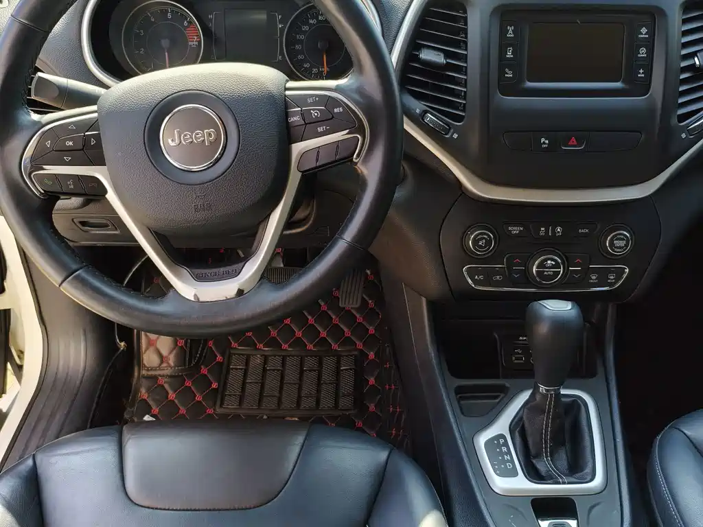 Jeep Cherokee — миниатюра 8