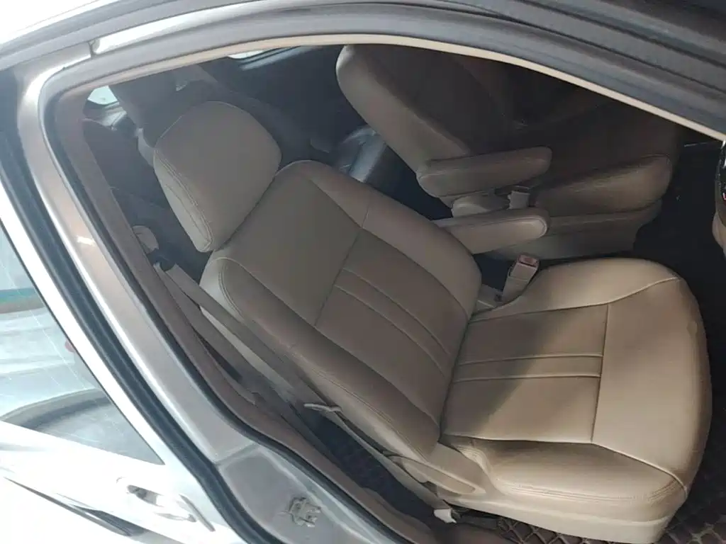 Buick GL8 — миниатюра 25
