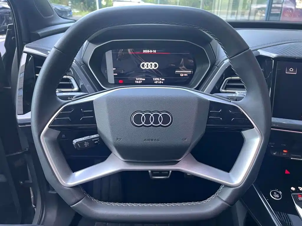 Audi Q4 e-tron — миниатюра 11