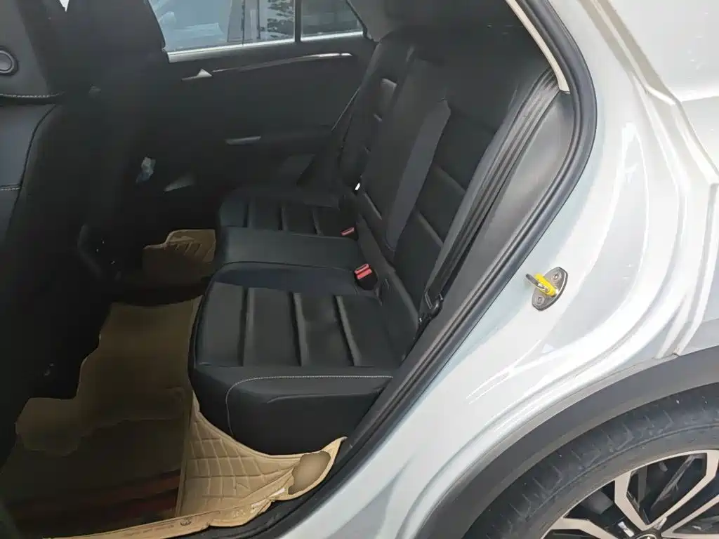 Volkswagen T-Roc — миниатюра 13