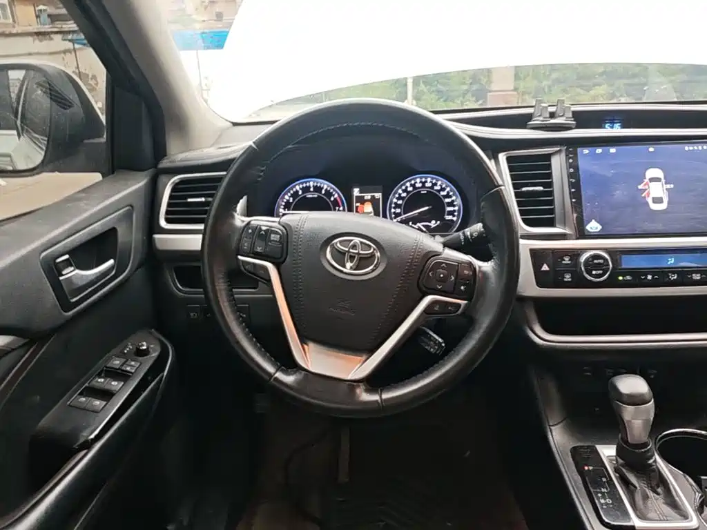 Toyota Highlander — миниатюра 11