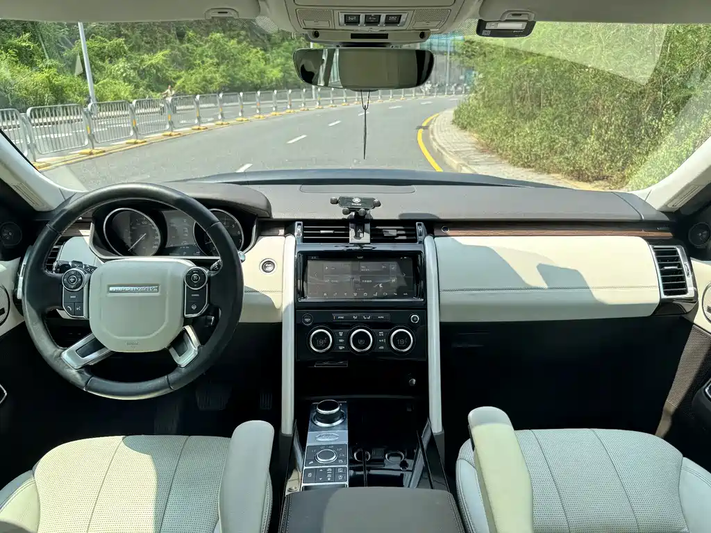 Land Rover Discovery — миниатюра 8