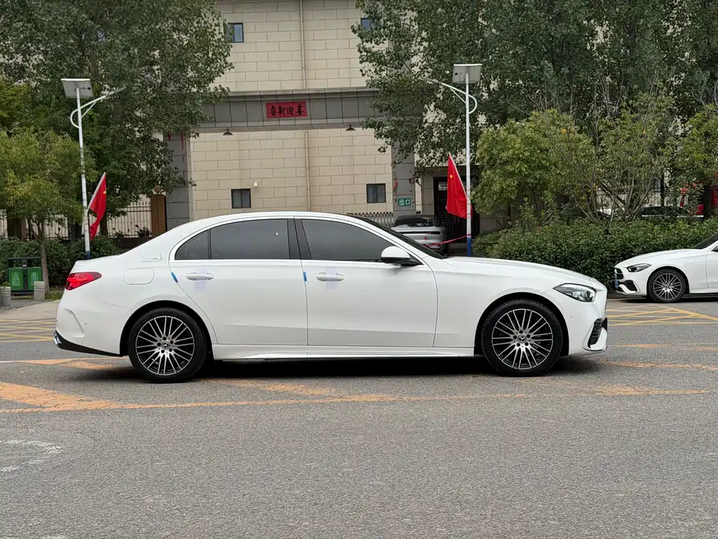 Mercedes-Benz C-Class — миниатюра 4