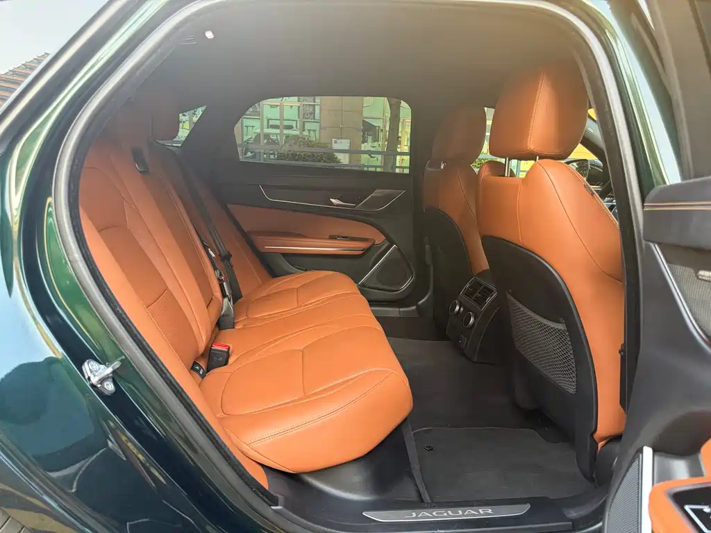 Jaguar XFL — миниатюра 8