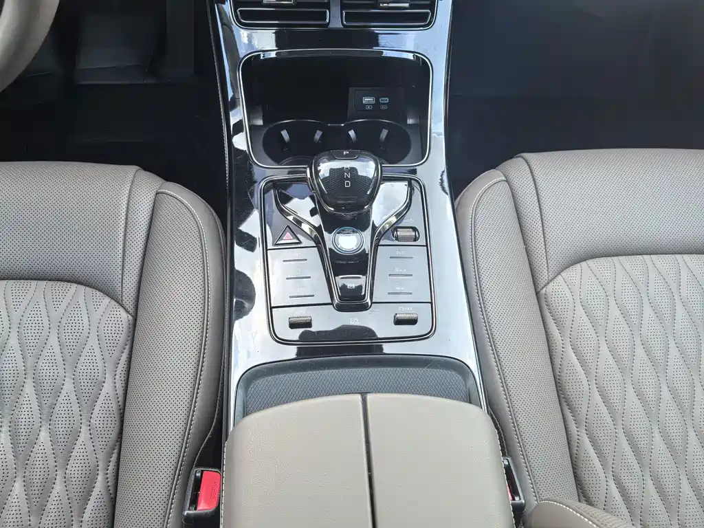 BYD Han — миниатюра 14
