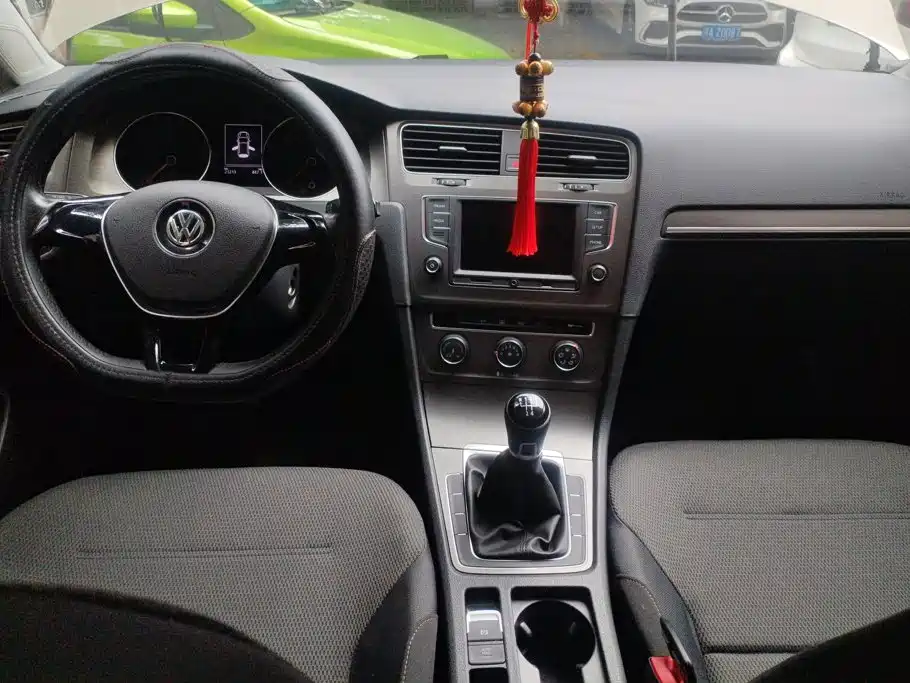 Volkswagen Golf — миниатюра 12