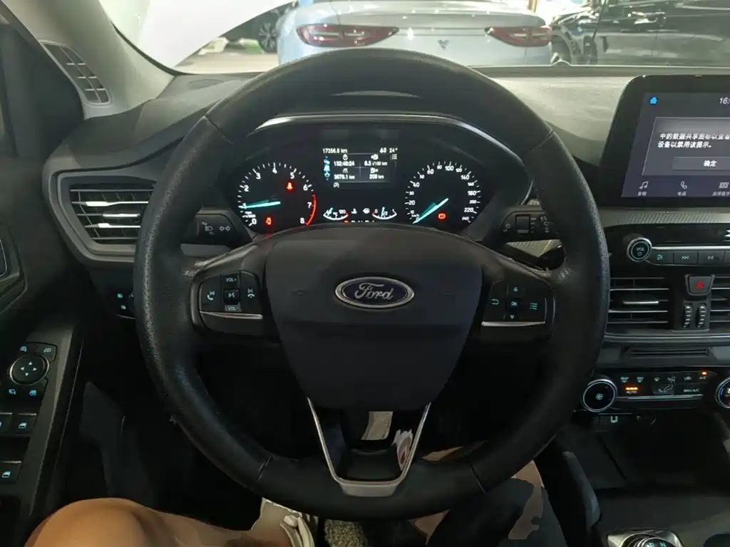 Ford Focus — миниатюра 11