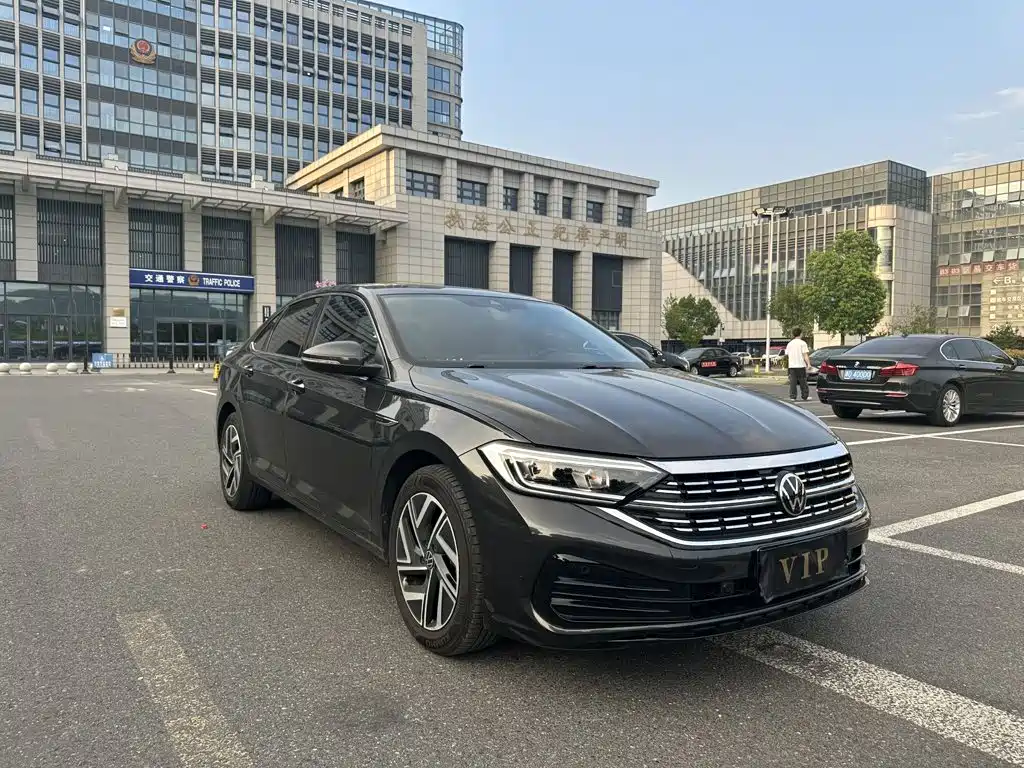 Volkswagen Sagitar — миниатюра 3