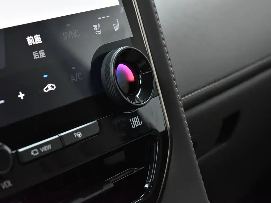Toyota Alphard 2024 — фото 15