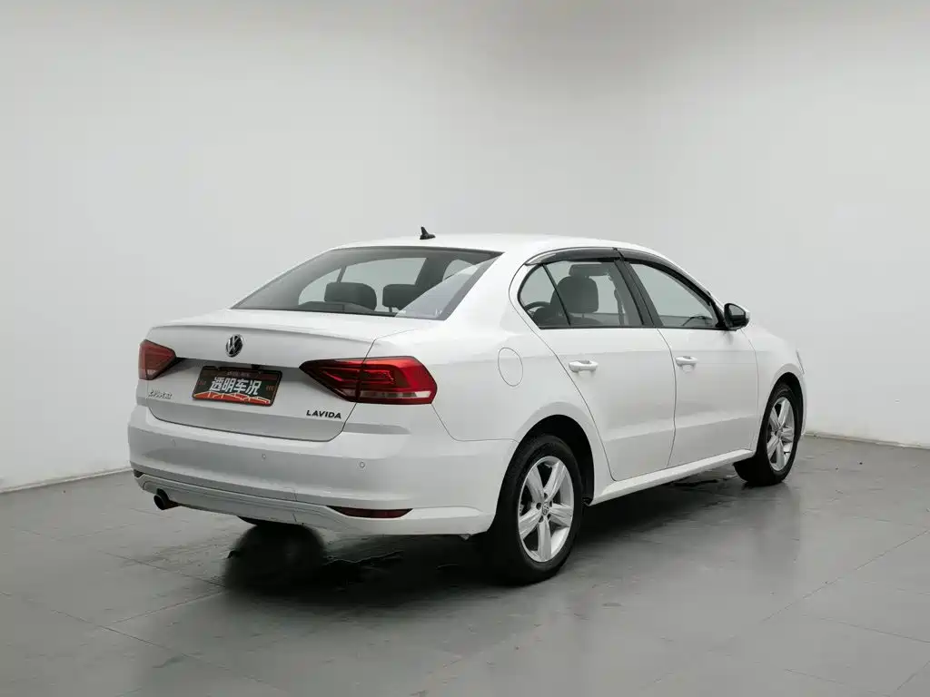 Volkswagen Lavida — миниатюра 2