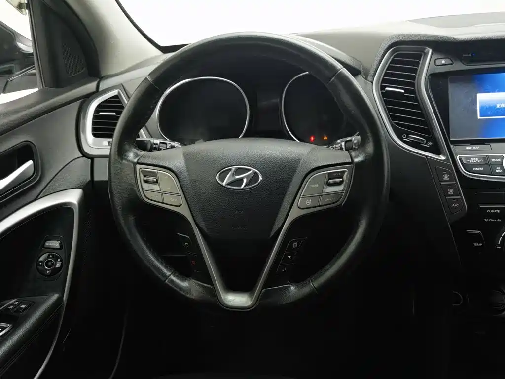 Hyundai Santa Fe — миниатюра 11