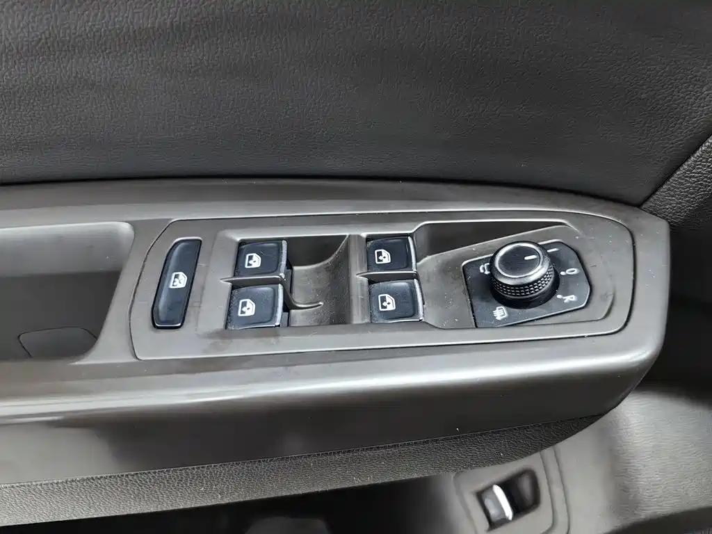 Volkswagen Teramont — миниатюра 9