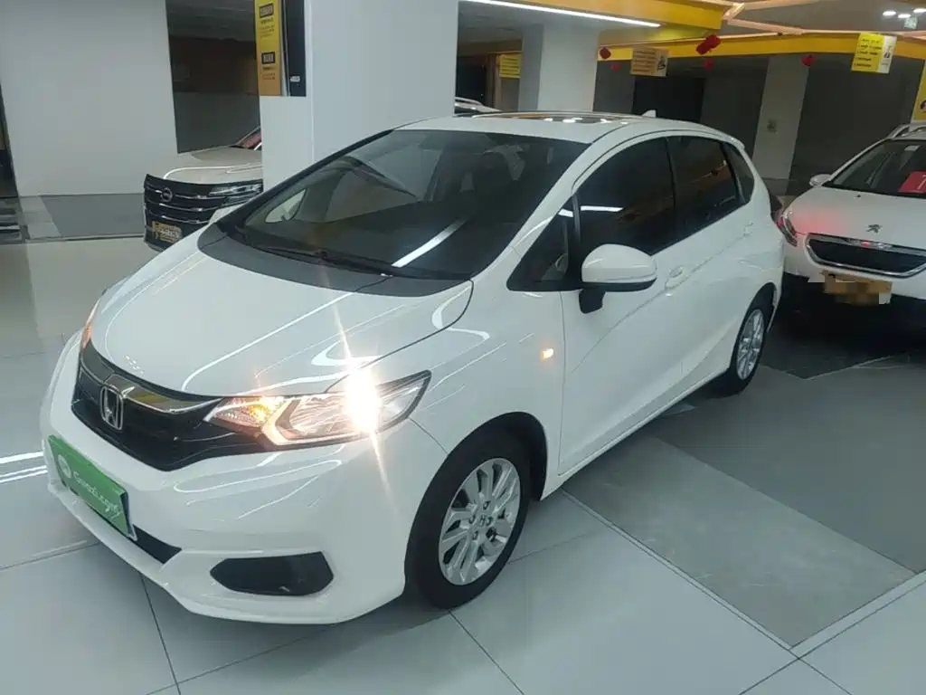 Honda Fit 2018 1.5L CVT Comfort Sunroof Edition