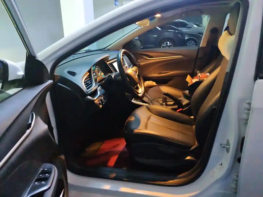 Buick Excelle — миниатюра 9