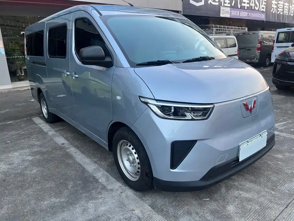 Wuling Yangguang — миниатюра 3