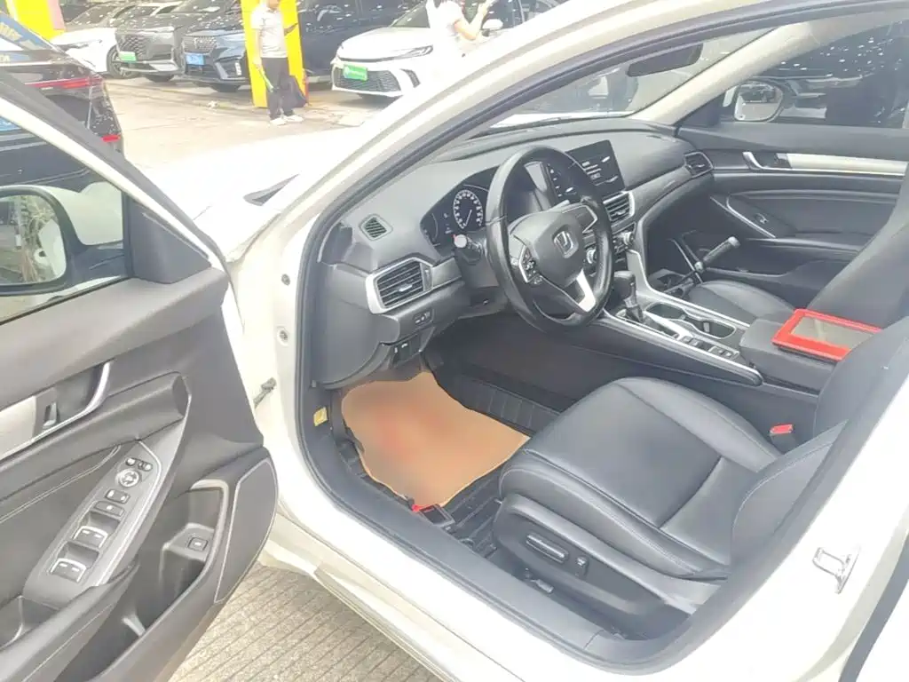 Honda Accord — миниатюра 16