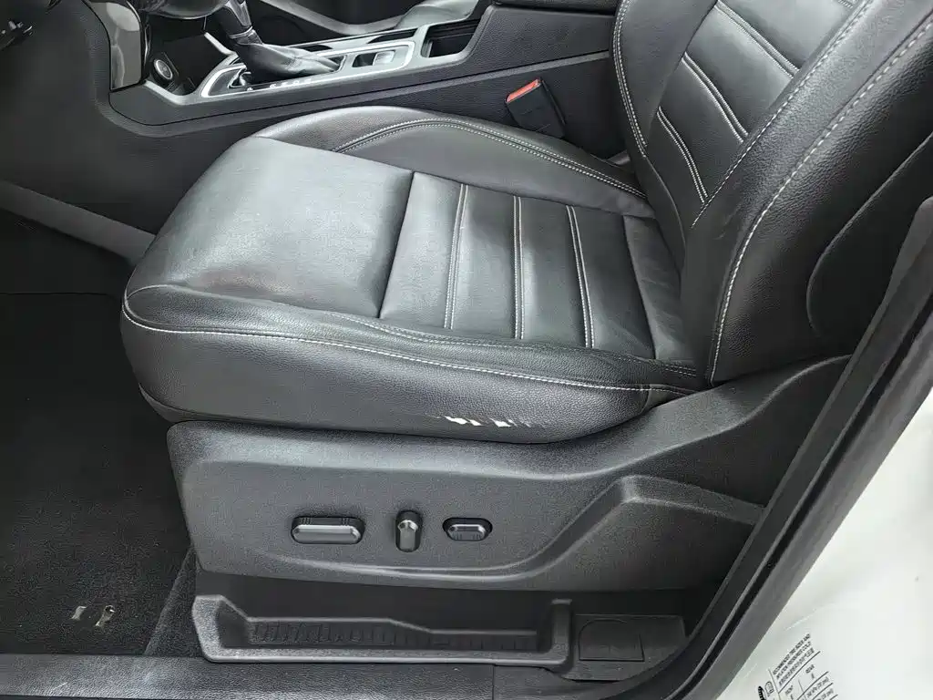 Ford Kuga — миниатюра 20