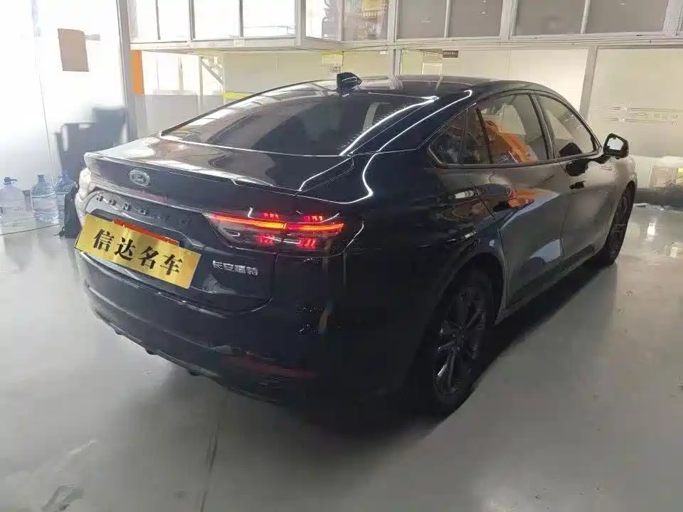 Ford Mondeo — миниатюра 8