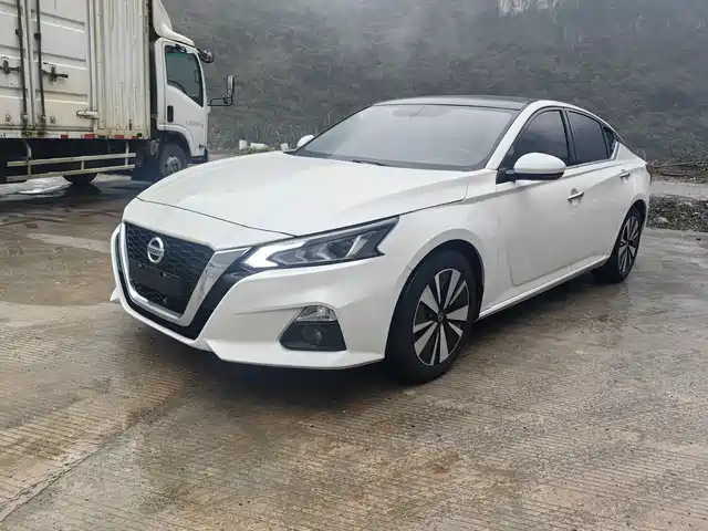 NISSAN TEANA