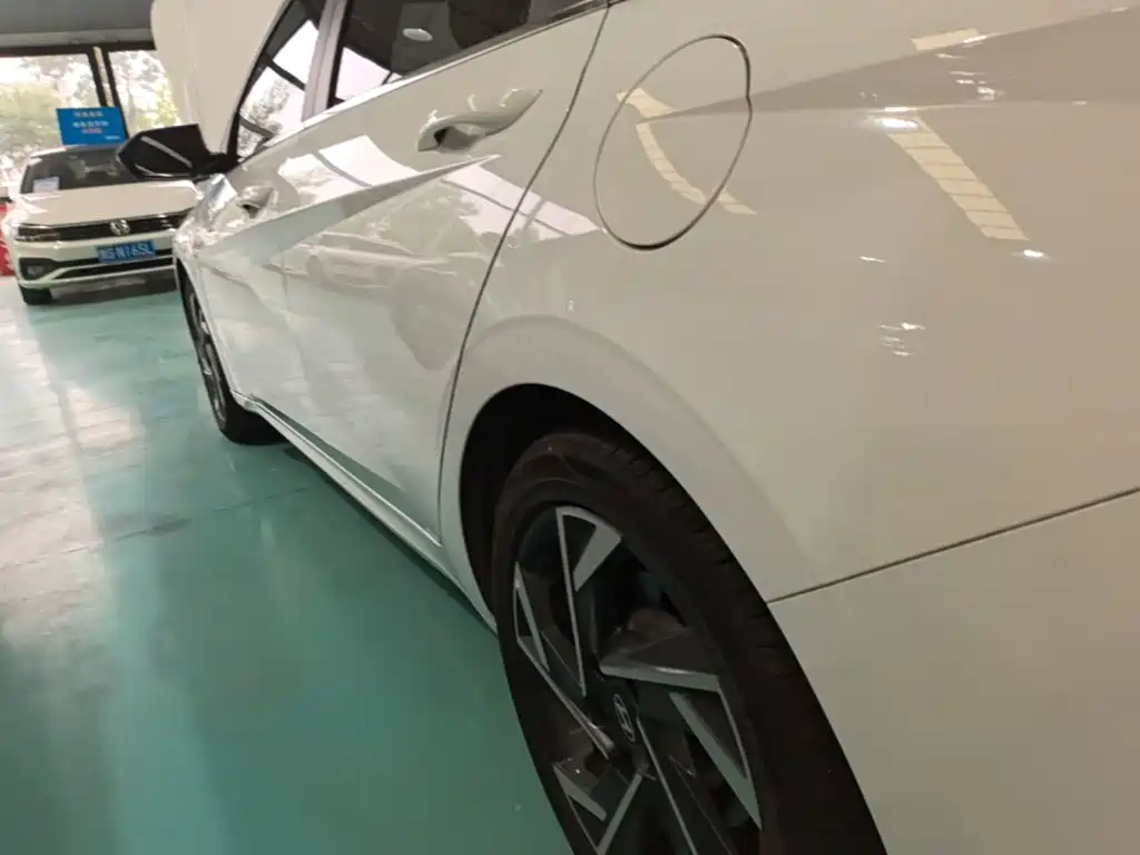 Hyundai Elantra — миниатюра 22