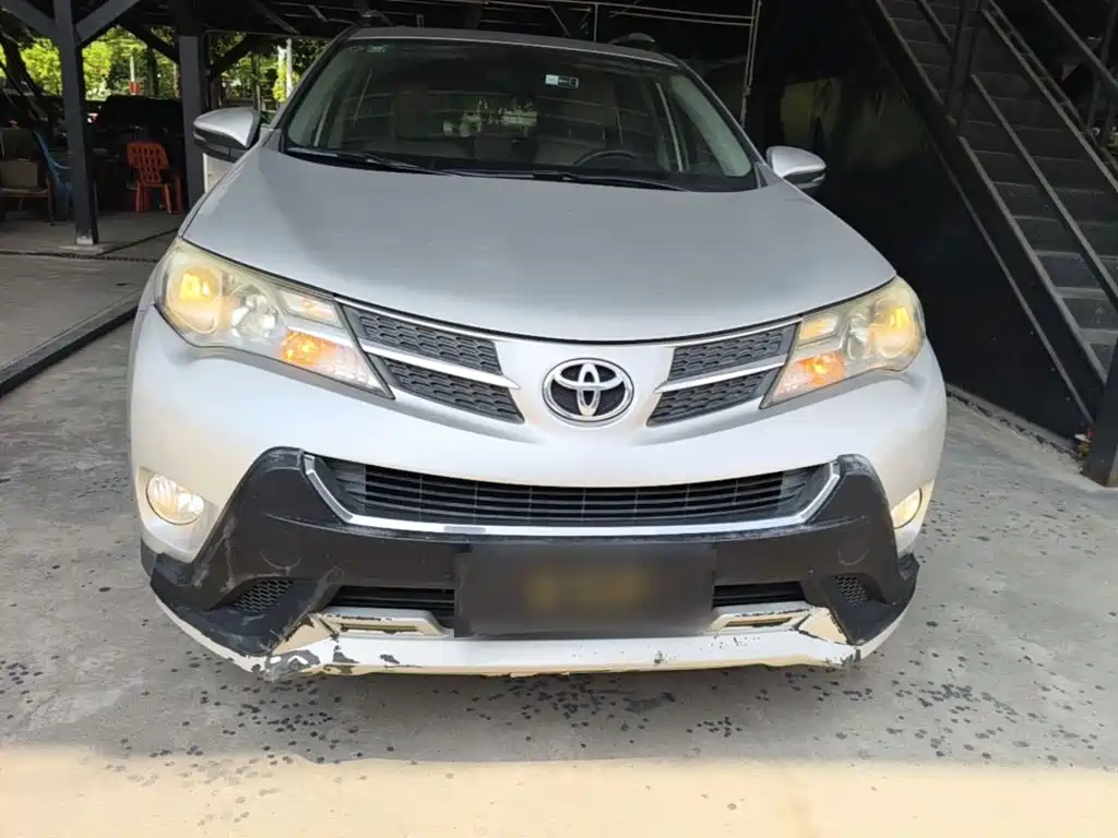 Toyota RAV4 — миниатюра 3