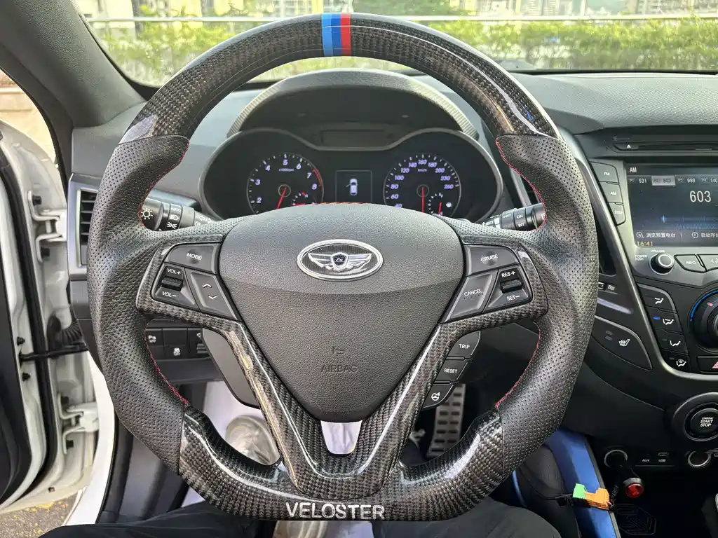 Hyundai Veloster — миниатюра 6