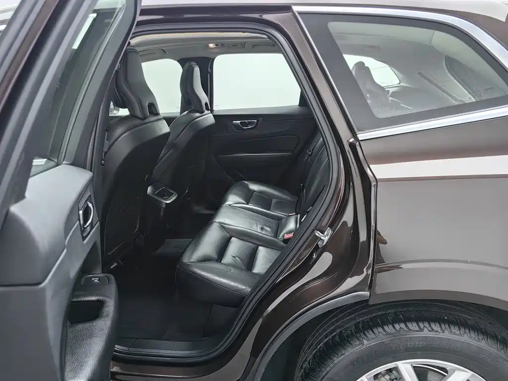 Volvo XC60 — миниатюра 15