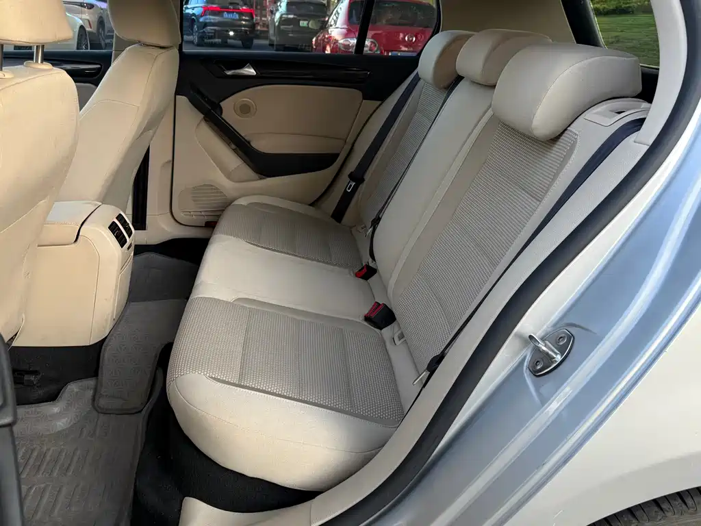 Volkswagen Golf — миниатюра 6