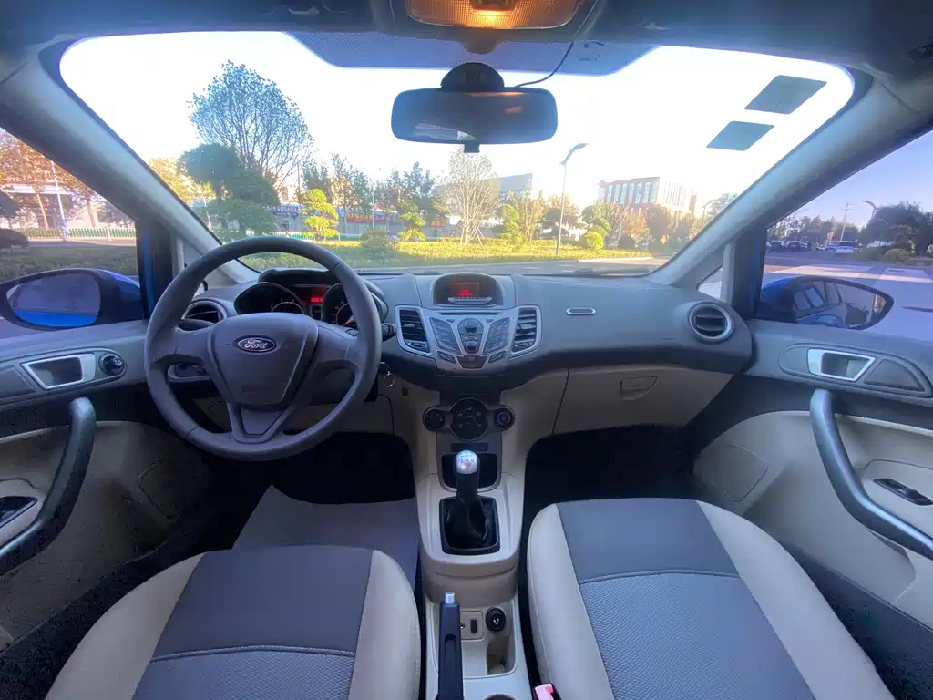 Ford Fiesta — миниатюра 5