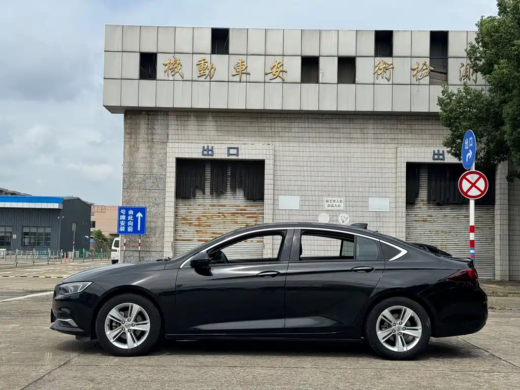 Buick Regal — миниатюра 10