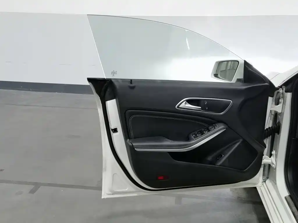 Mercedes-Benz CLA (Import) — миниатюра 8