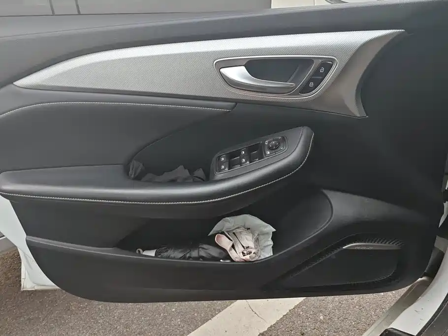 Roewe i6 MAX — миниатюра 7