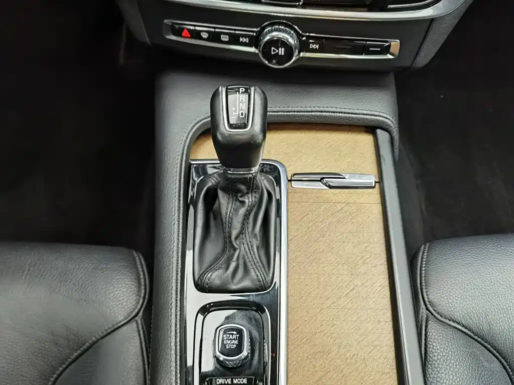 Volvo S90 — миниатюра 13