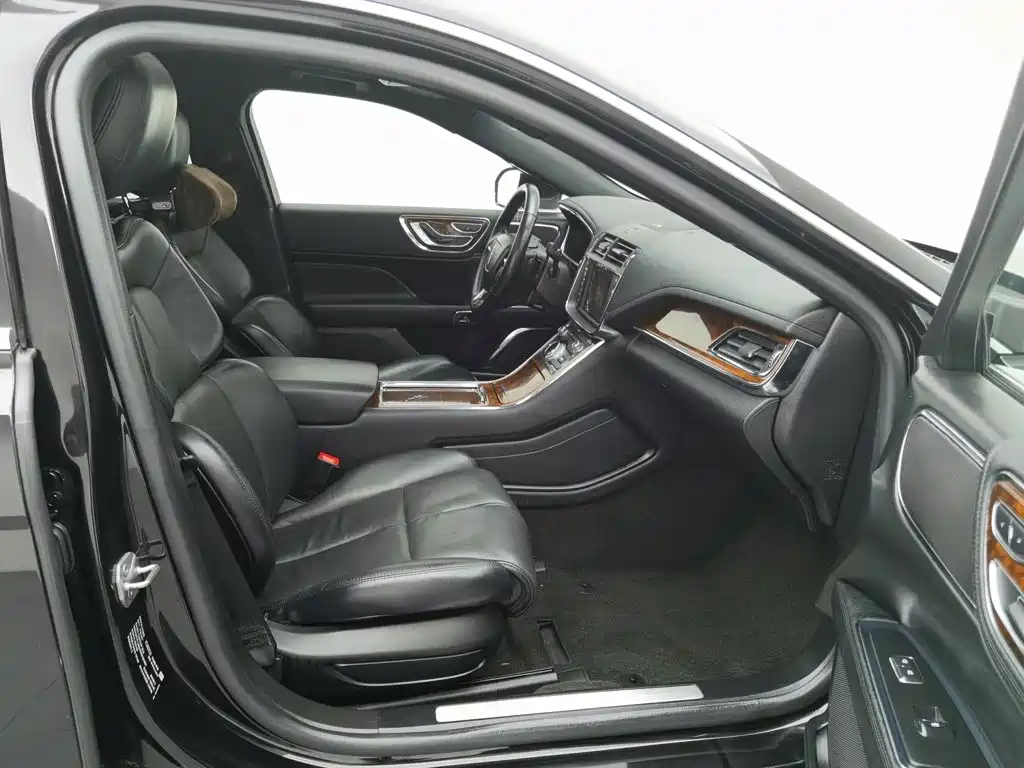 Lincoln Continental — миниатюра 23