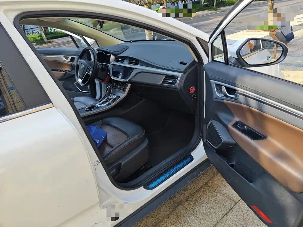 Geely Emgrand GS — миниатюра 19