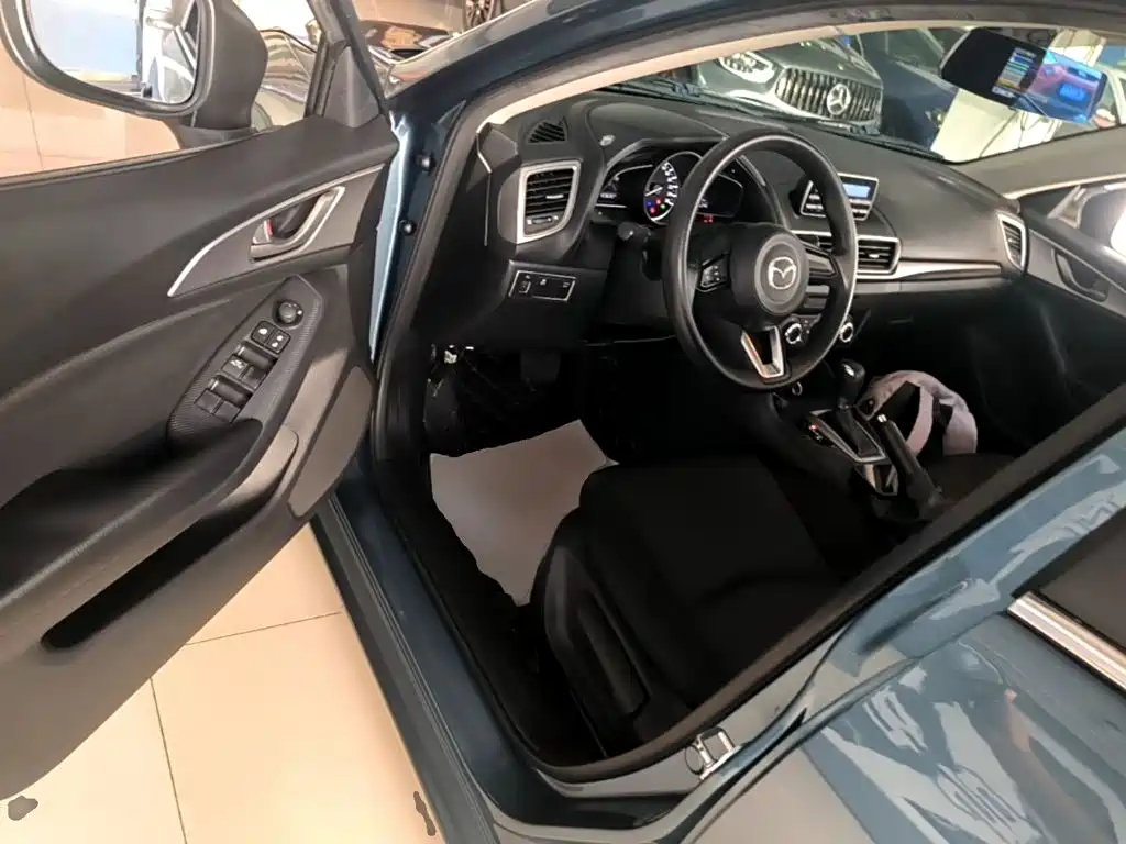 Mazda 3 Axela — миниатюра 16