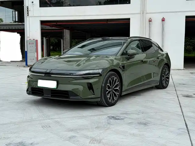 2025 Zeekr 007