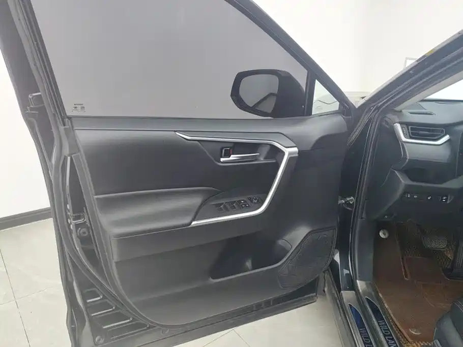Toyota Wildlander New Energy — миниатюра 7